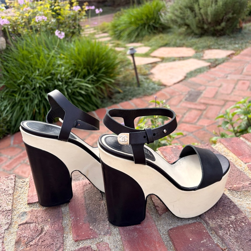 Luxurious Chanel Colorblock Leather Platforms 37 Authentic Damaged - Picture 6 of 13